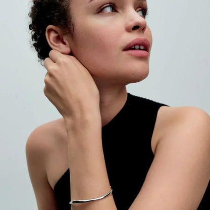 Pulseira com design orgânico