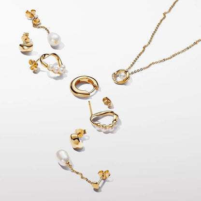 Colar de pérolas de cultura de água doce tratadas e círculo pavé com forma orgânica